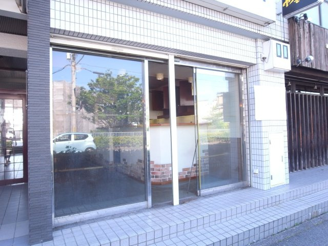 豊中市赤阪１丁目の店舗一部