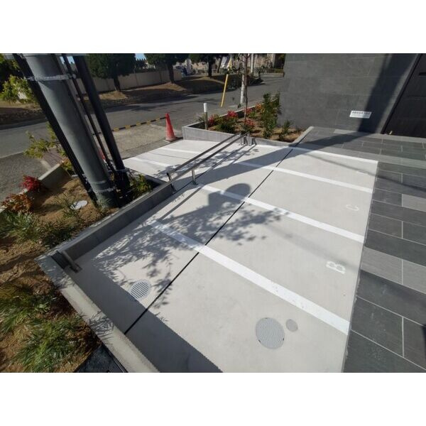FREEDOMresidence堺深井沢町の駐車場
