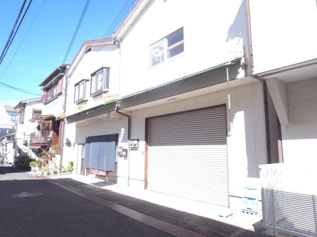 豊中市庄内東町３丁目の倉庫