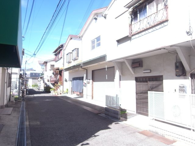 豊中市庄内東町３丁目の倉庫