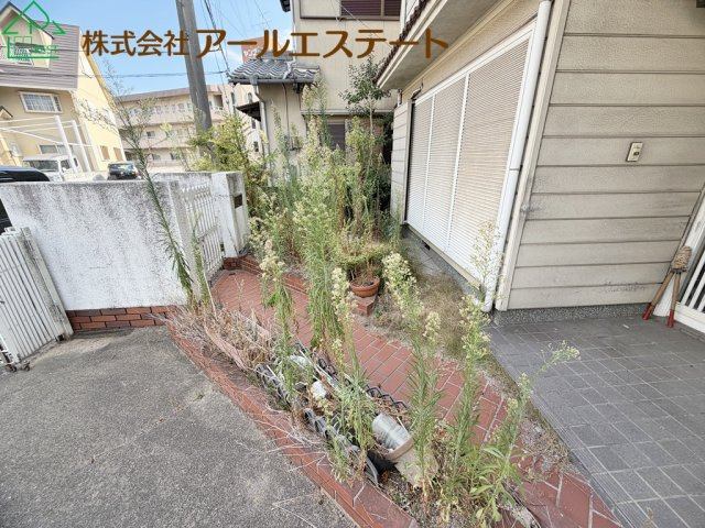 加古川市平岡町土山　　JR「土山駅」徒歩19分の庭
