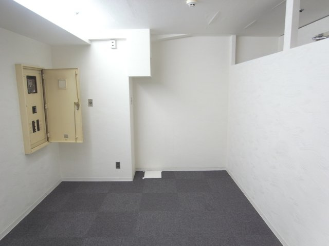 尼崎市南塚口町２丁目の店舗事務所