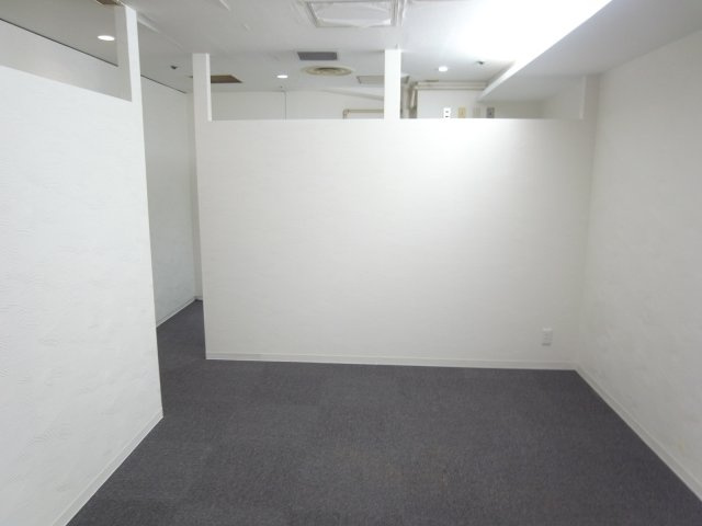 尼崎市南塚口町２丁目の店舗事務所