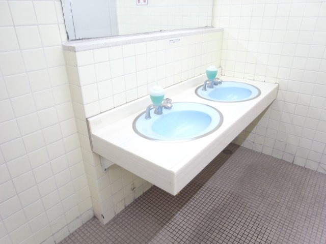 尼崎市南塚口町２丁目の店舗事務所