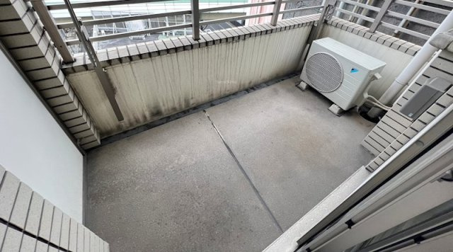 KOBAYASHI YOKOビルのバルコニー