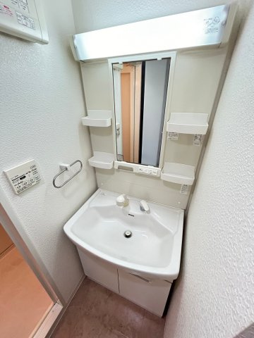 アジュール水堂の洗面所