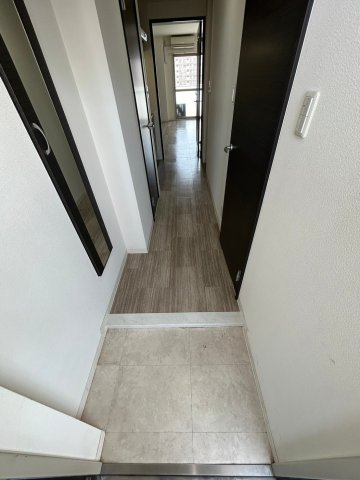 アジュール水堂の玄関