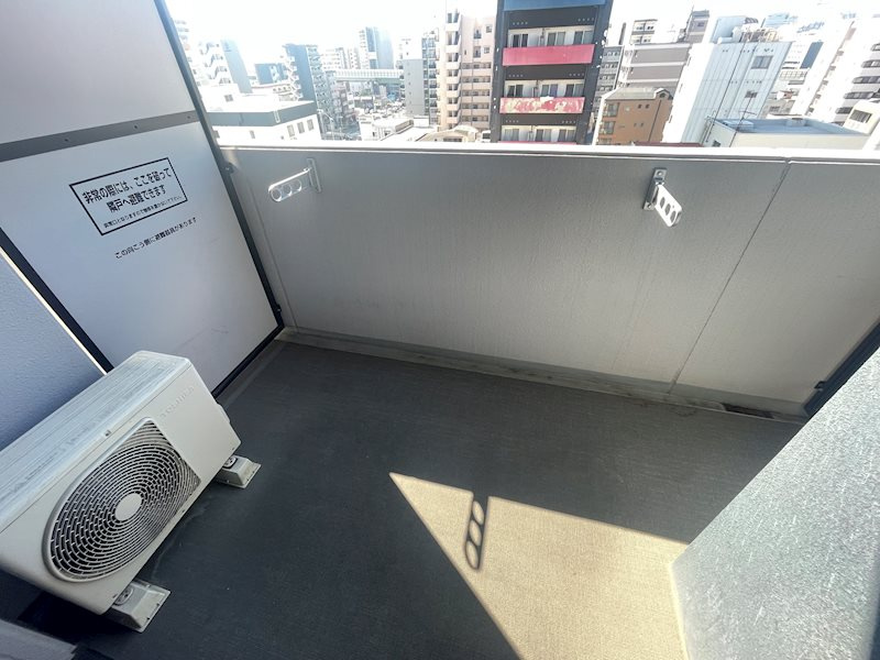 大阪市浪速区稲荷２丁目の賃貸マンションのバルコニー