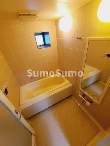 白鷹松下町マンションの浴室