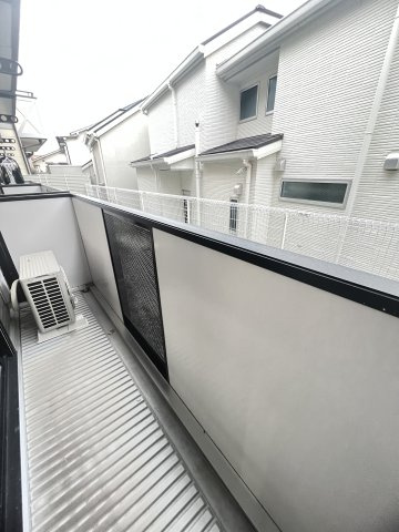ルミエール岡本のバルコニー
