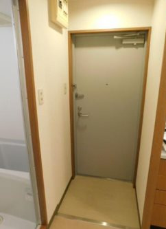 ジェヌイン本山の玄関
