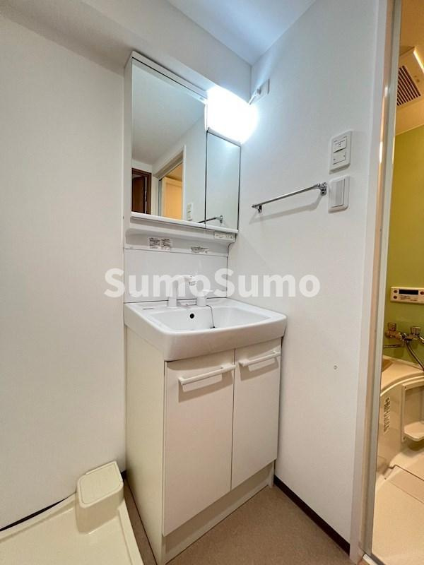 Y&Rino Residenceの洗面所