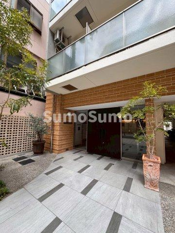 Y&Rino Residenceのエントランス