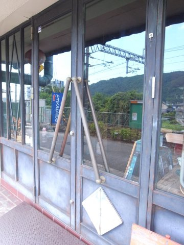川西市滝山町の店舗一部