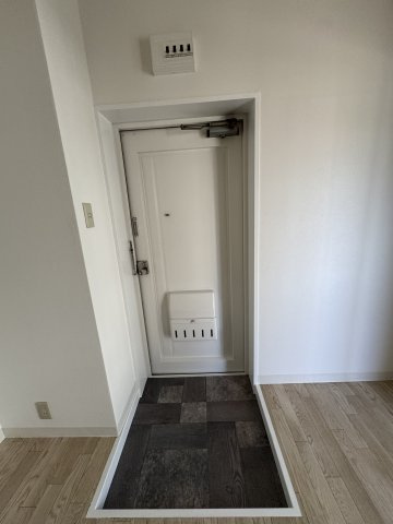 ドエル岡本の玄関