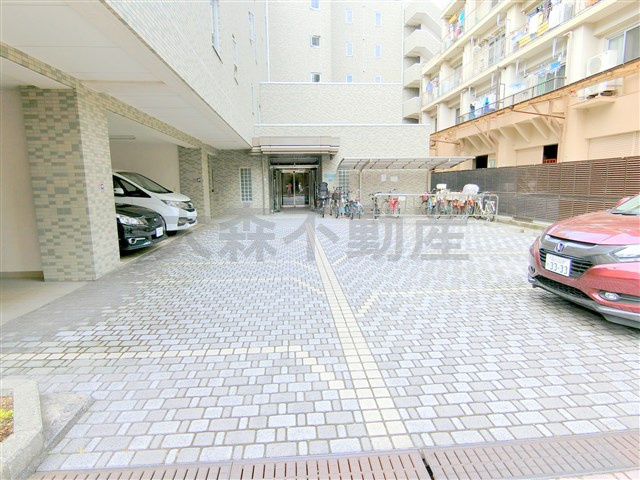 グレイス大森の駐車場|敷地内平置き駐車場　空き状況等詳細はお問合せください。