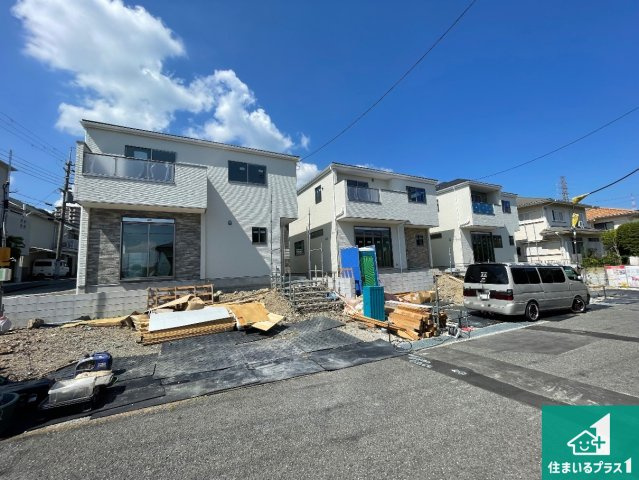 宝塚市中山五月台　第3期　新築一戸建ての外観|周辺は落ち着いた街並みの住宅地！子育てがしやすい住環境です！まだ未完成ですが、現地でしかわからない事もございます。是非一度ご覧ください。