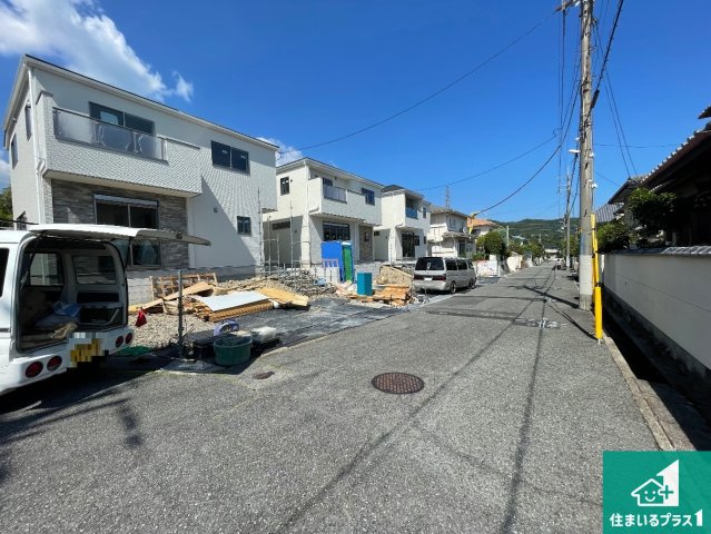 ■宝塚市中山五月台　第3期　新築一戸建ての前面道路含む現地写真|周辺は落ち着いた街並みの住宅地！子育てがしやすい住環境です！まだ未完成ですが、現地でしかわからない事もございます。是非一度ご覧ください。