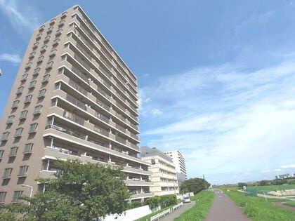 京急シティ多摩川の外観|平成１４年築・宅配ボックス付きマンション、京急シティ多摩川は即日現地案内可能となっておりますので、お気軽にお問い合わせください！