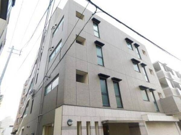 ジェヌイン本山のエントランス