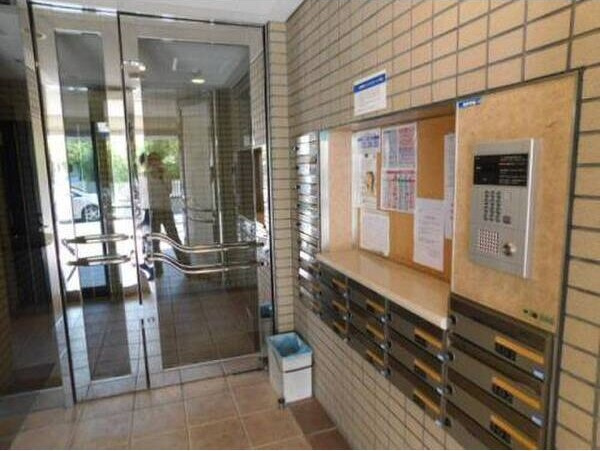 ジェヌイン本山のロビー