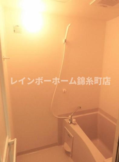 カーサリリーの浴室