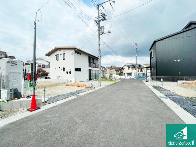 明石市大久保町江井島　第4期　新築一戸建ての前面道路含む現地写真|周辺は落ち着いた街並みの住宅地！子育てがしやすい住環境です！まだ未完成ですが、現地でしかわからない事もございます。是非一度ご覧ください。