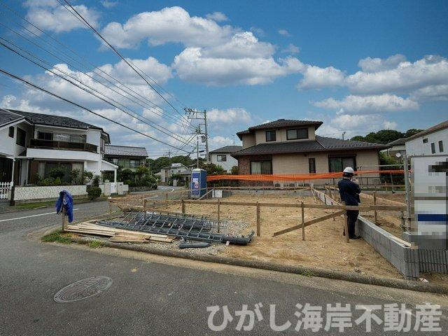 茅ヶ崎市松風台　新築戸建　全２棟の外観|9月5日撮影　建築中　現地外観