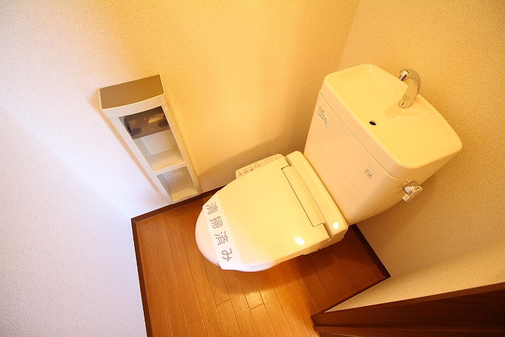 コンパクトで使いやすいトイレです