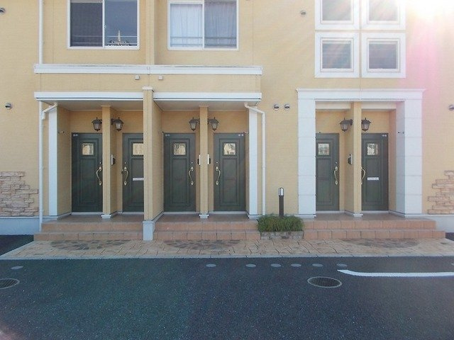 ゆとりのあるエントランスです