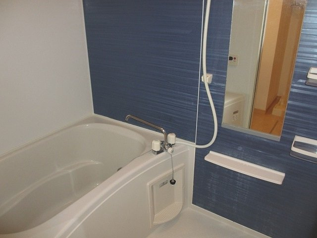 コンパクトで使いやすいお風呂です