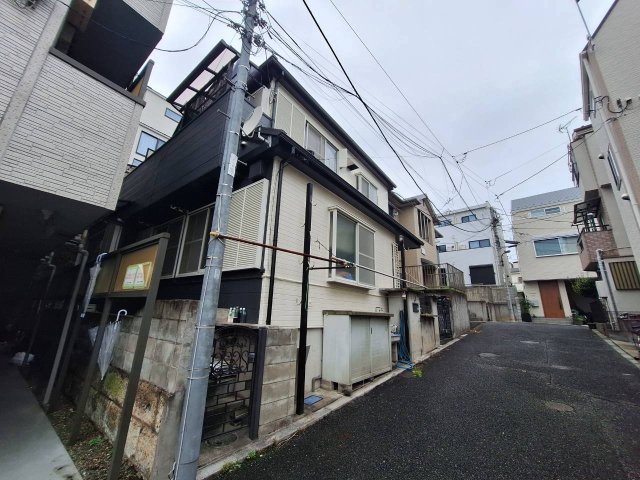 市川様方