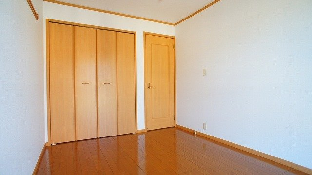 内装は落ち着いています