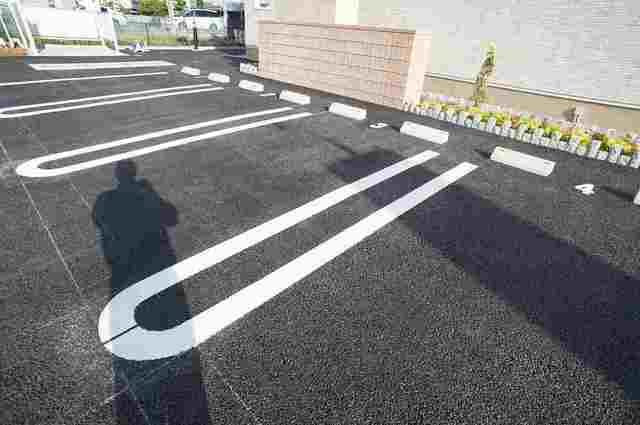 駐車場があるので、車を買う予定の方も安心です