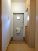 シンプルで使いやすい玄関です
