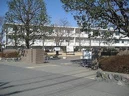 寄居城北高等学校まで400m