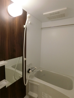 コンパクトで使いやすいお風呂です