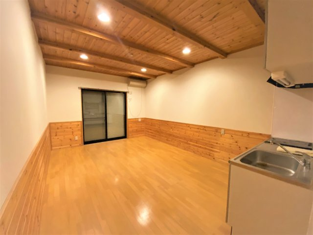 メゾン江園の居間・リビング|別部屋同間取の写真になります。