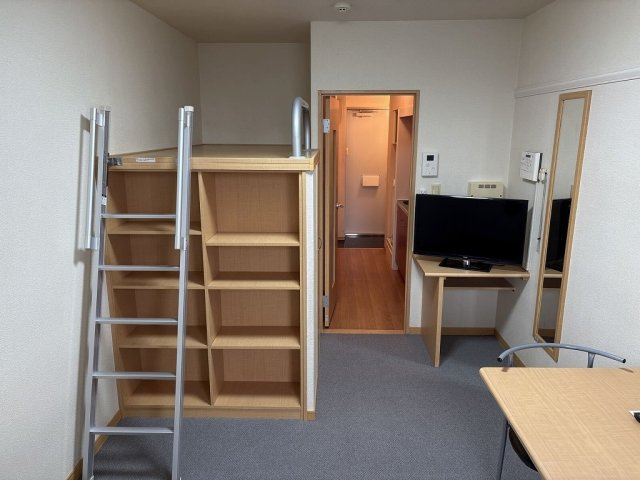 ゆったり過ごせる居間です