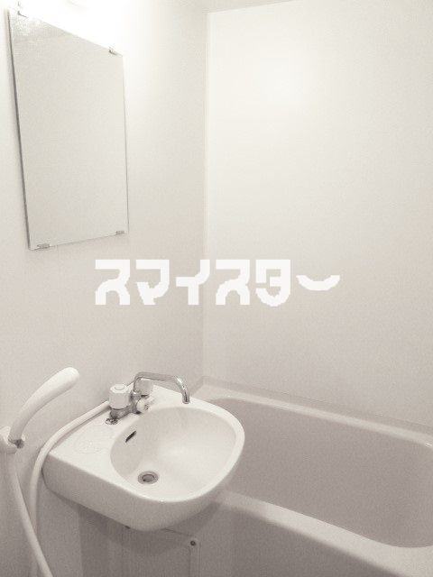 ロイヤルヒルズの浴室