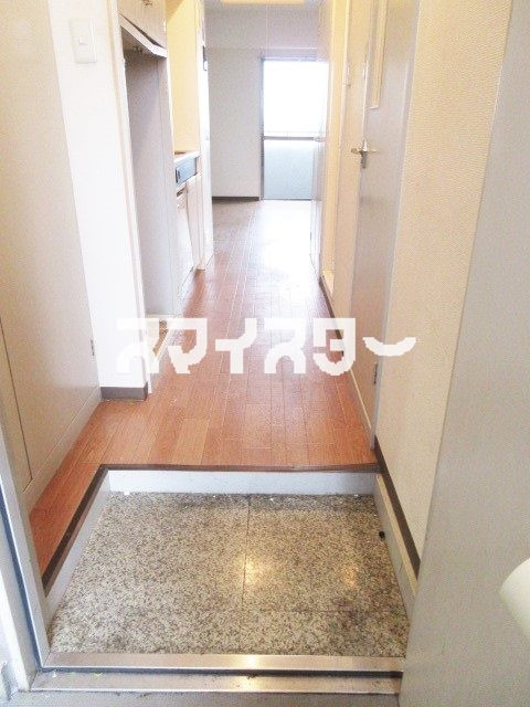 立川市高松町１丁目の賃貸マンションの玄関