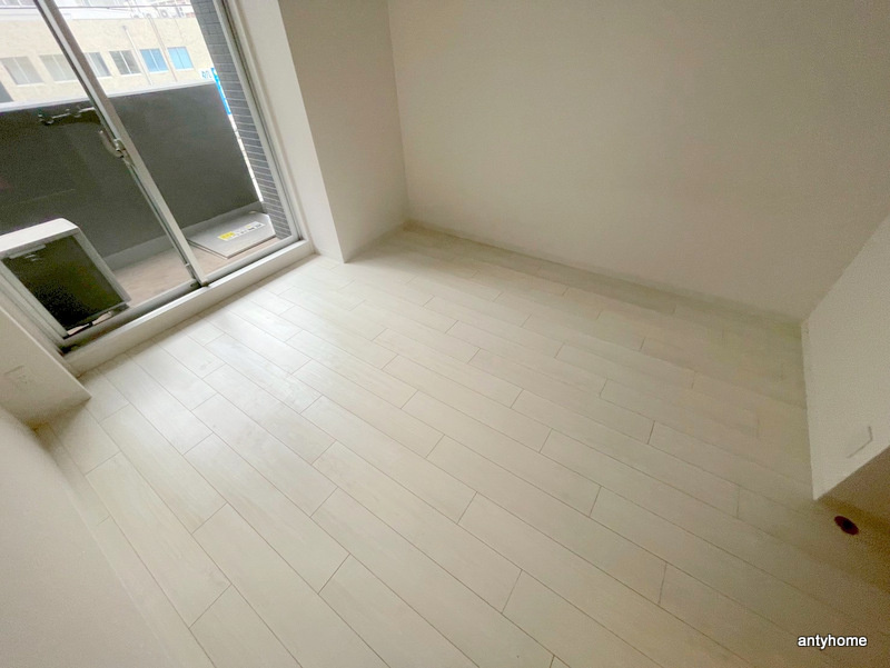 ララプレイス梅田西イルミナーレ　仲介手数料無料の洋室