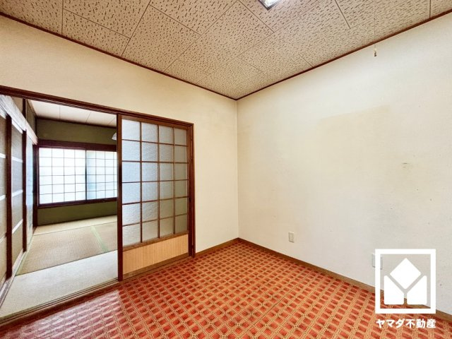伏見区淀際目町の居間・リビング