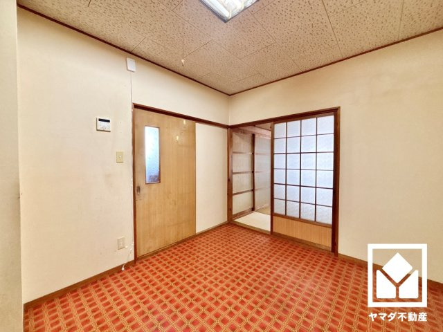 伏見区淀際目町の居間・リビング