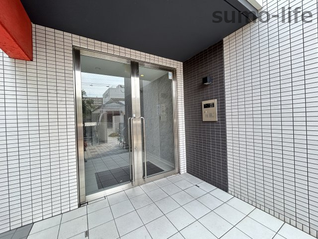 アジュール水堂のエントランス