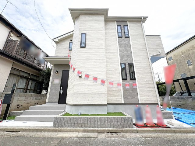 【外観】 | 東久留米市南沢1丁目　新築一戸建住宅　全１棟　（保谷店） | 2026年9月撮影/暮らしの質を高める住空間、ZEH水準の省エネ住宅。堂々完成し室内のご見学が可能です。
