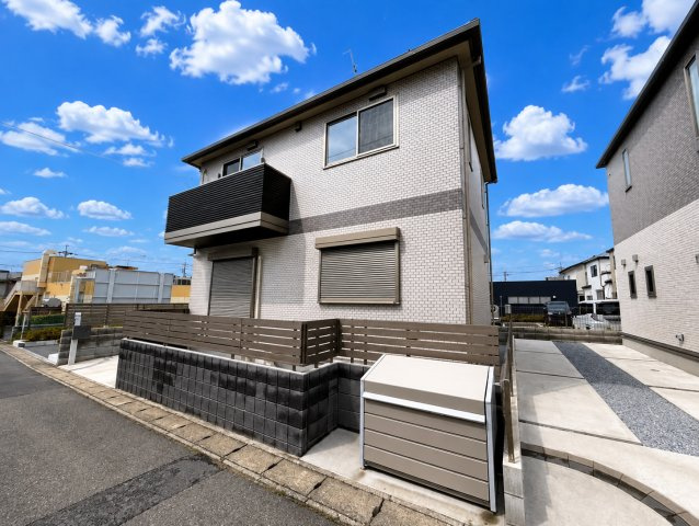 松戸新田戸建のエントランス