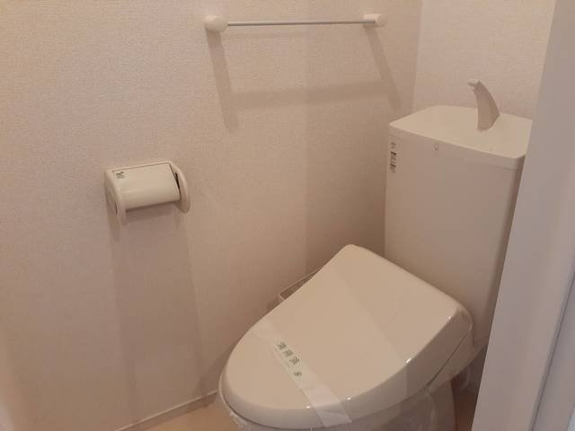 コンパクトで使いやすいトイレです