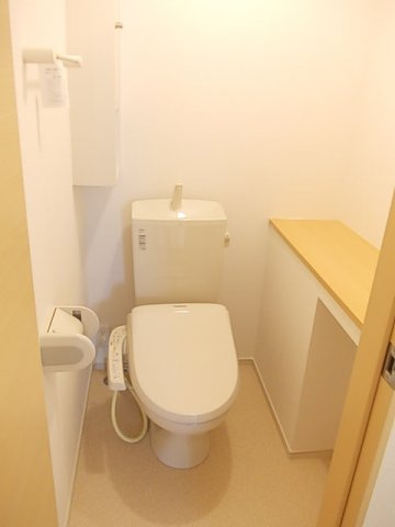 清潔感のあるトイレです