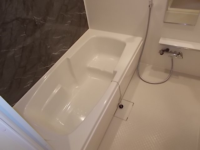 ゆったり過ごせるお風呂です